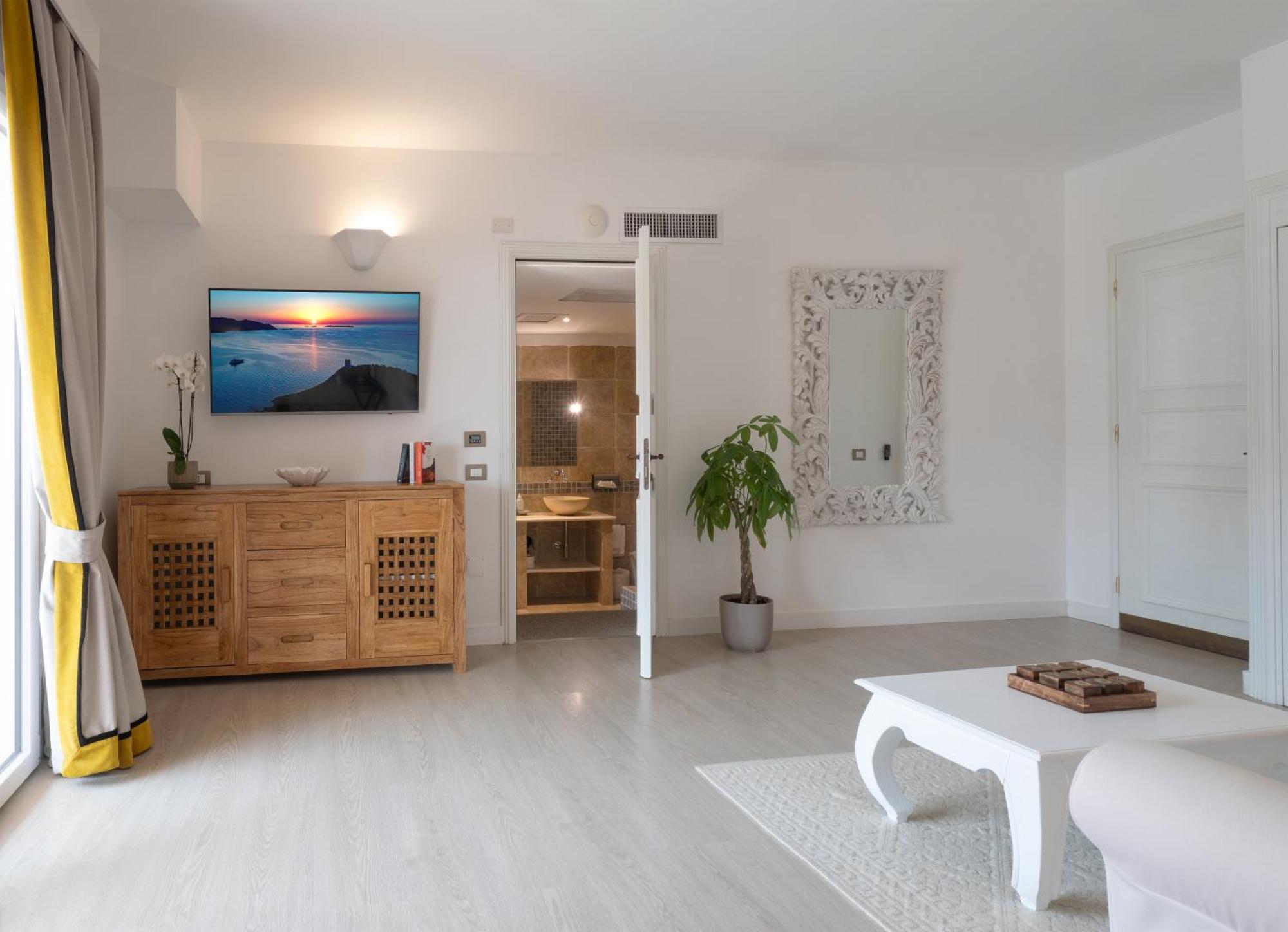 Cala Caterina Hotel 4*